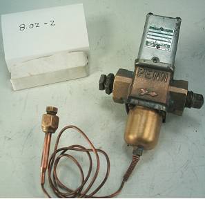 Water flow regulating valve