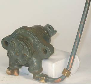 Single stage rotary gear pump